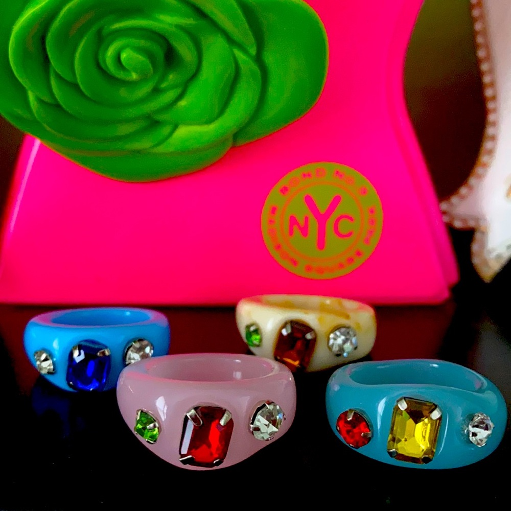 Acrylic rings! (4 piece)
